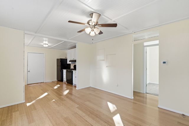 917 Carpenter Street, Azle, TX 76020