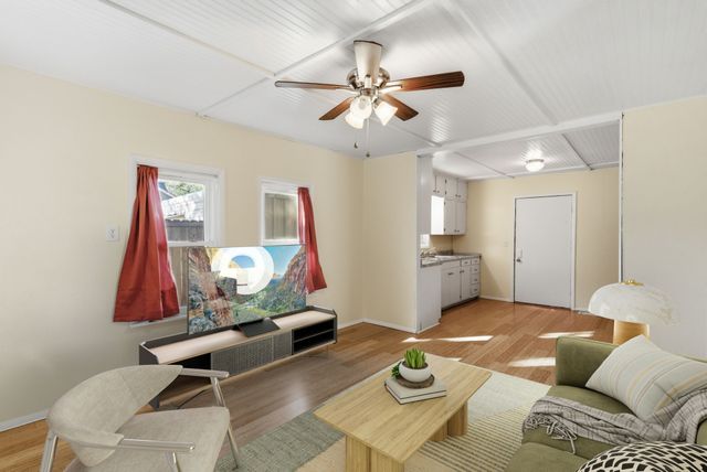 917 Carpenter Street, Azle, TX 76020