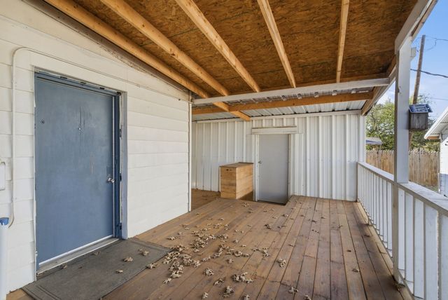 917 Carpenter Street, Azle, TX 76020