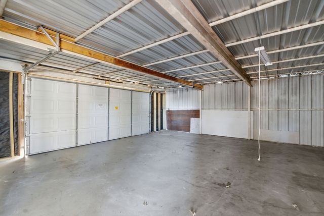 917 Carpenter Street, Azle, TX 76020