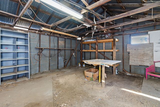 917 Carpenter Street, Azle, TX 76020