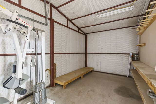 917 Carpenter Street, Azle, TX 76020