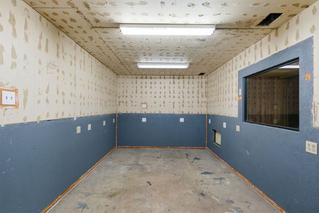 917 Carpenter Street, Azle, TX 76020