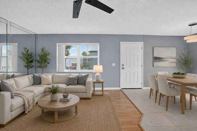 701 Burgundy O, Delray Beach, FL 33484