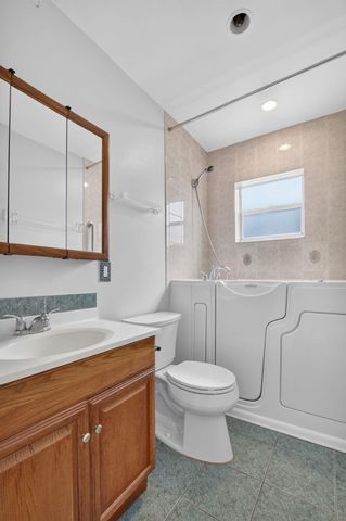 701 Burgundy O, Delray Beach, FL 33484