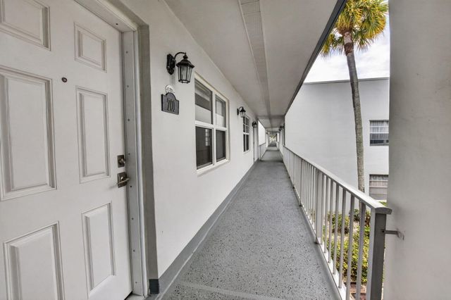 701 Burgundy O, Delray Beach, FL 33484