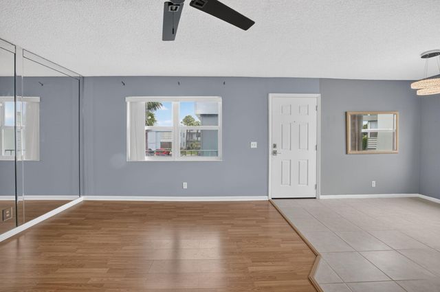 701 Burgundy O, Delray Beach, FL 33484