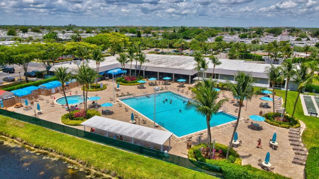 701 Burgundy O, Delray Beach, FL 33484