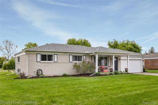 27299 Hystone Drive, Farmington Hills, MI 48334
