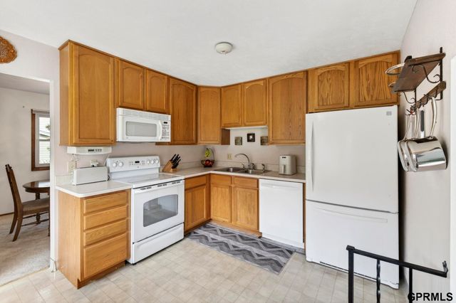 1605 Cascio Drive, Bellevue, NE 68005