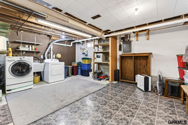 1605 Cascio Drive, Bellevue, NE 68005