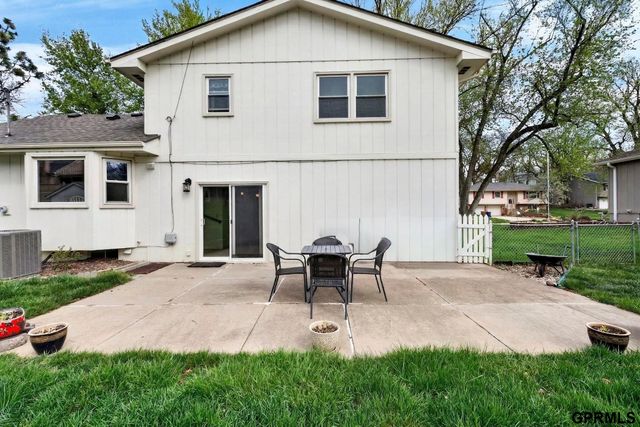 1605 Cascio Drive, Bellevue, NE 68005