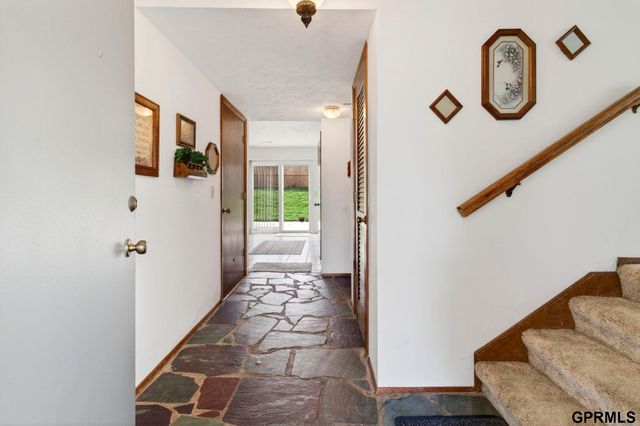 1605 Cascio Drive, Bellevue, NE 68005