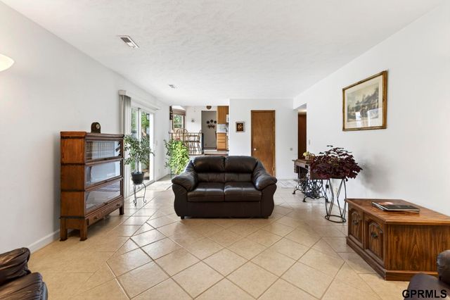 1605 Cascio Drive, Bellevue, NE 68005