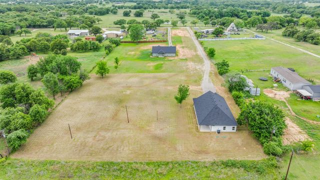 1621 County Road 4764, Boyd, TX 76023