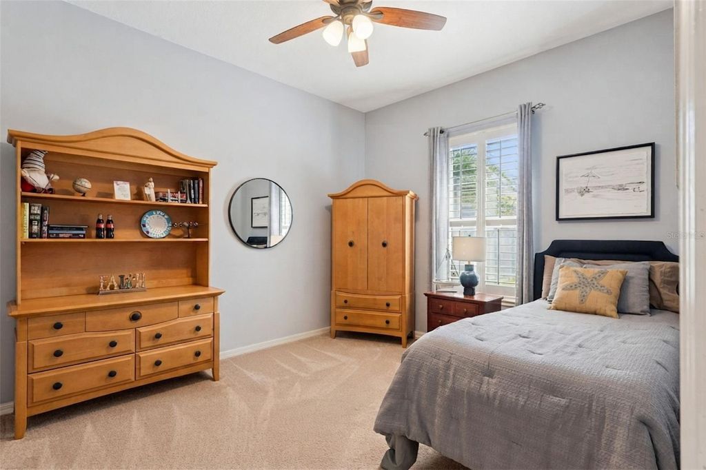 Image 18 of property listing at 3739 WINDING LAKE CIRCLE, Orlando, FL 32835