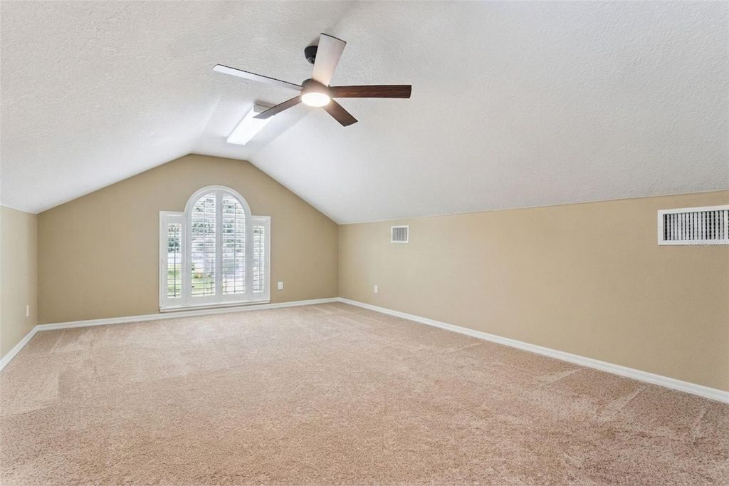Image 22 of property listing at 3739 WINDING LAKE CIRCLE, Orlando, FL 32835