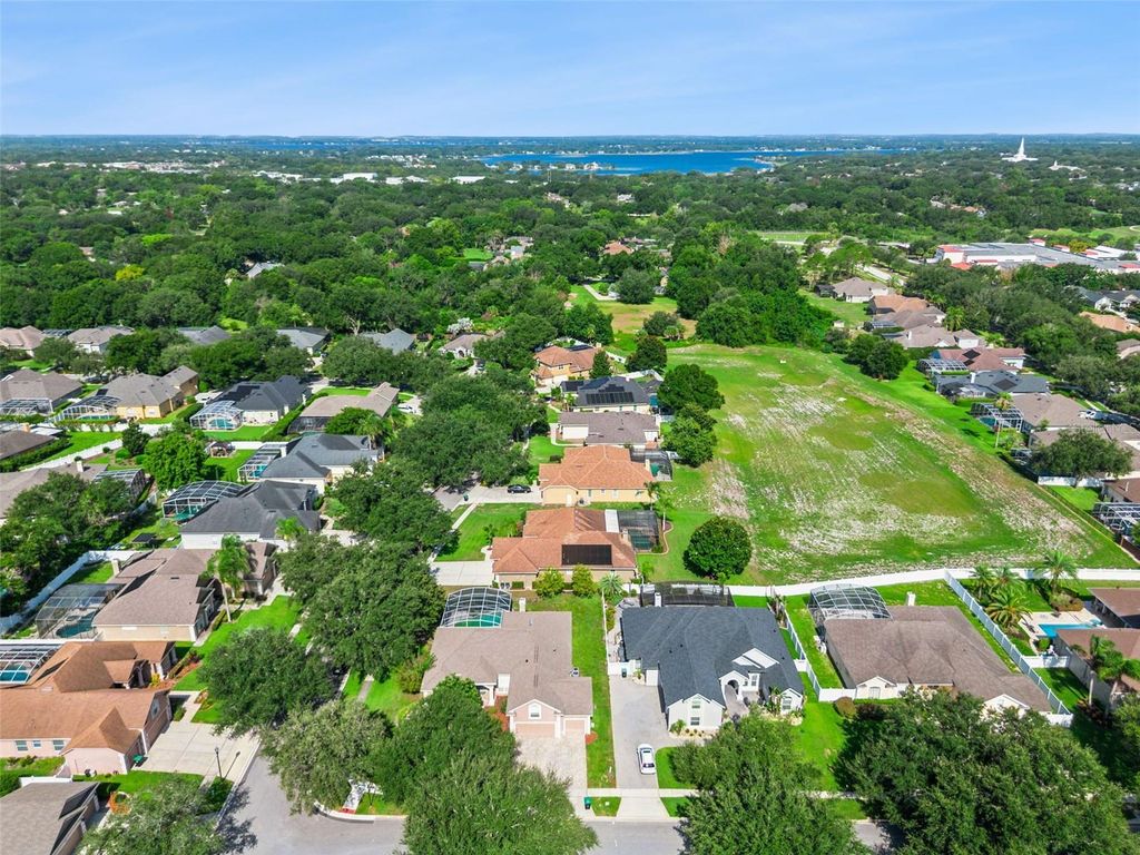 Image 27 of property listing at 3739 WINDING LAKE CIRCLE, Orlando, FL 32835