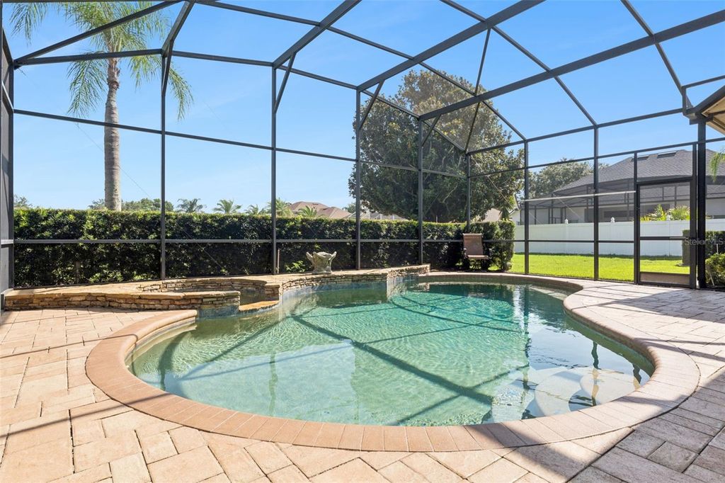 Image 4 of property listing at 3739 WINDING LAKE CIRCLE, Orlando, FL 32835