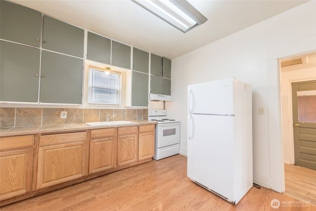 3827 S Morgan Street, Seattle, WA 98118