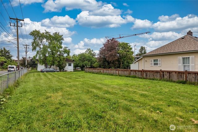 3827 S Morgan Street, Seattle, WA 98118