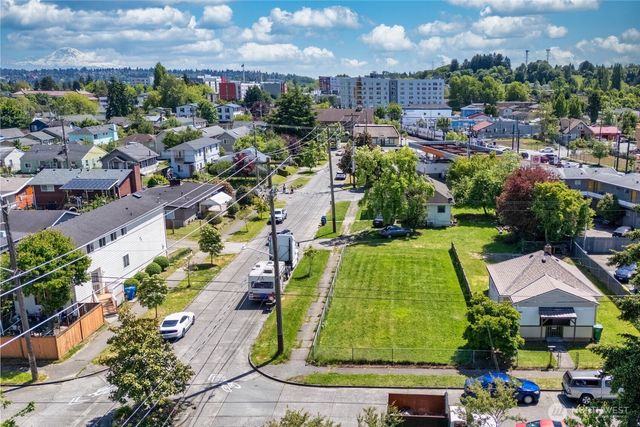 3827 S Morgan Street, Seattle, WA 98118