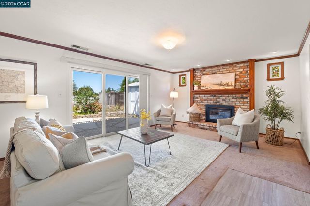55 Regency Dr, Clayton, CA 94517