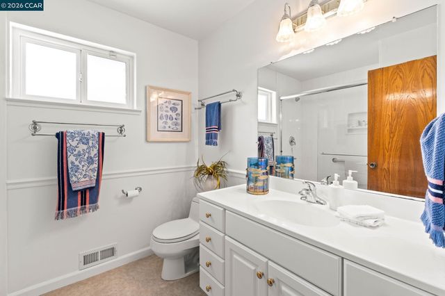 55 Regency Dr, Clayton, CA 94517