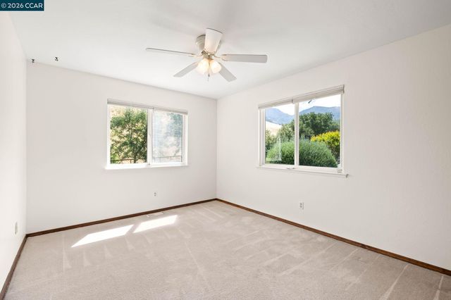 55 Regency Dr, Clayton, CA 94517