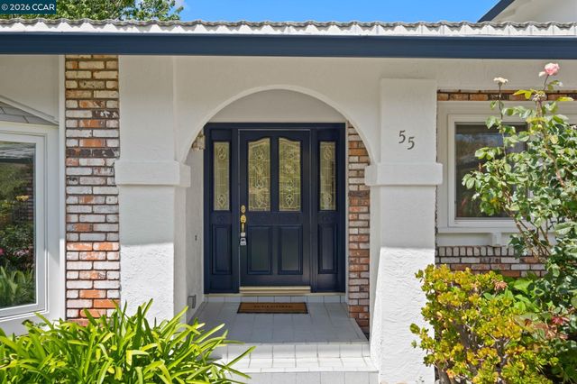 55 Regency Dr, Clayton, CA 94517