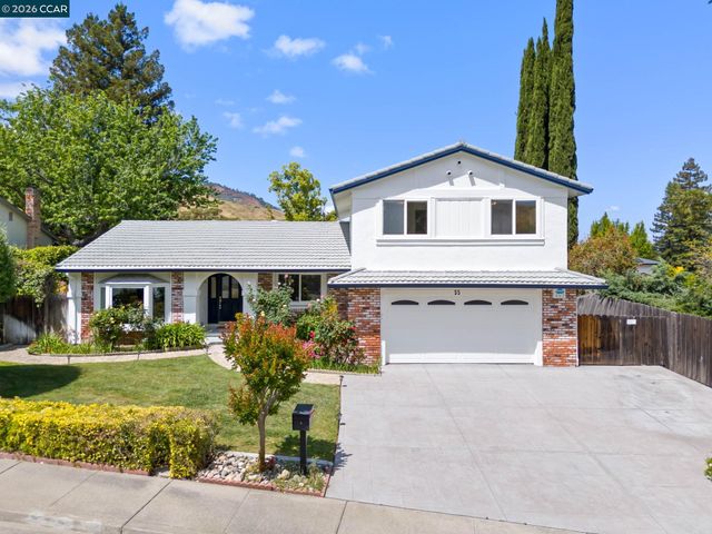 55 Regency Dr, Clayton, CA 94517