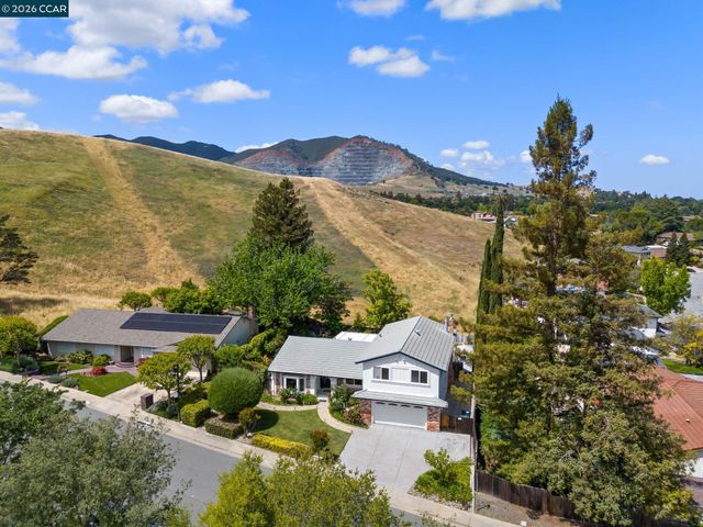 55 Regency Dr, Clayton, CA 94517