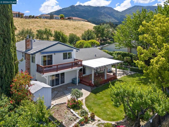 55 Regency Dr, Clayton, CA 94517