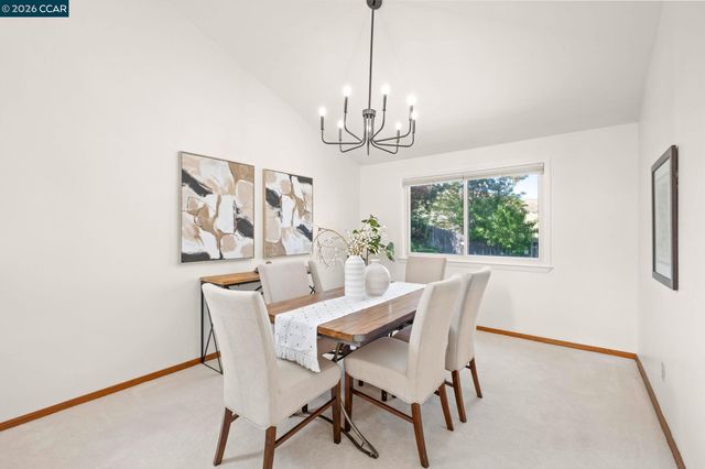 55 Regency Dr, Clayton, CA 94517