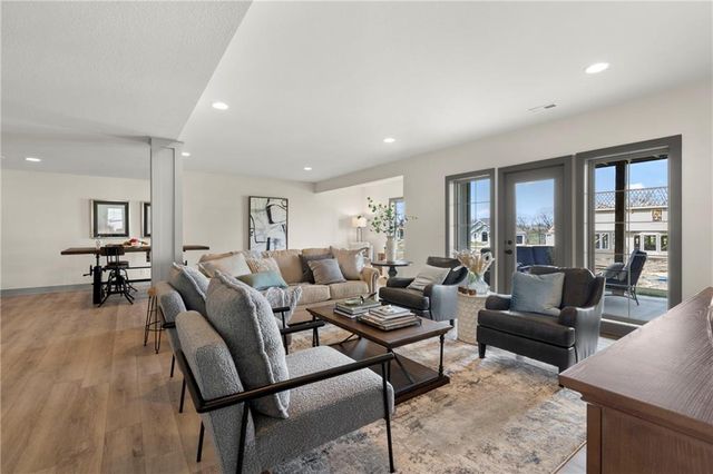 8016 Round Prairie Street, Shawnee, KS 66220