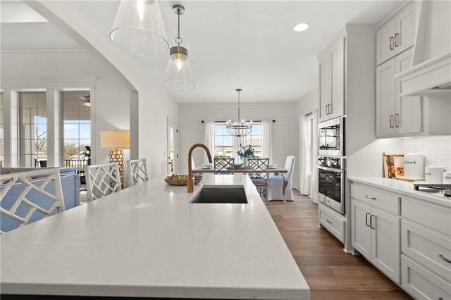 8016 Round Prairie Street, Shawnee, KS 66220