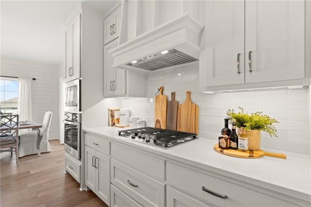 8016 Round Prairie Street, Shawnee, KS 66220