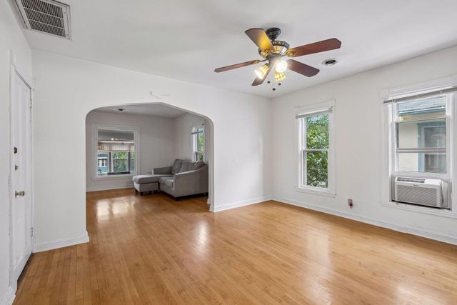 1222 Washington Street NE, Minneapolis, MN 55413