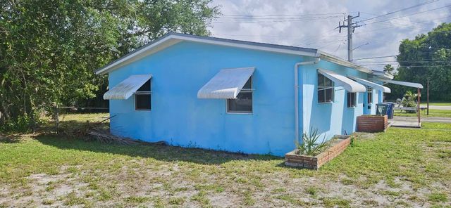 860 W Jasmine Drive, Lake Park, FL 33403