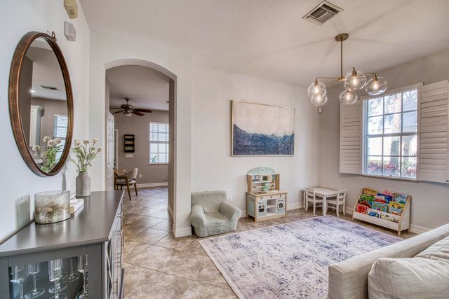 120 W Thatch Palm Circle, Jupiter, FL 33458