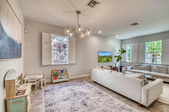 120 W Thatch Palm Circle, Jupiter, FL 33458