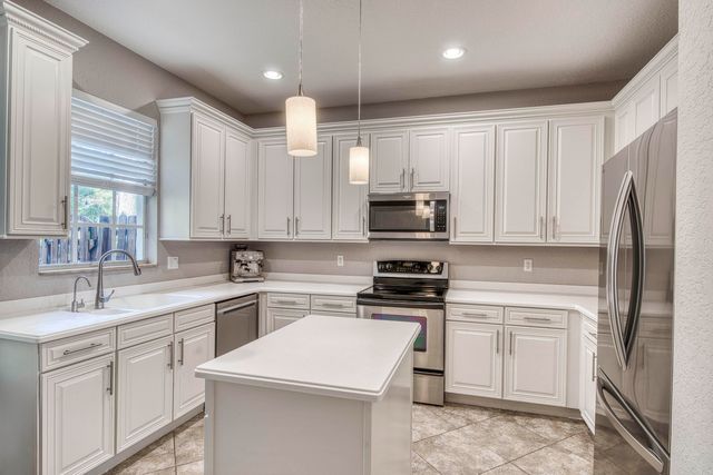 120 W Thatch Palm Circle, Jupiter, FL 33458