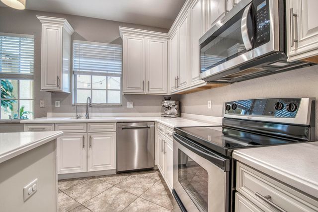 120 W Thatch Palm Circle, Jupiter, FL 33458