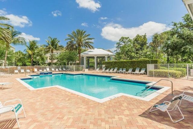 120 W Thatch Palm Circle, Jupiter, FL 33458