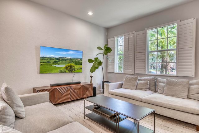 120 W Thatch Palm Circle, Jupiter, FL 33458