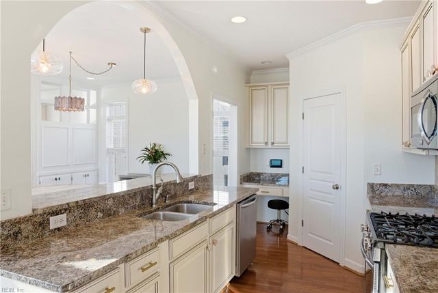 2300 Red Tide RD, Virginia Beach, VA 23451