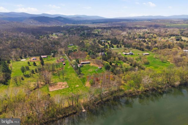 1527 SHENANDOAH RIVER LN, Boyce, VA 22620