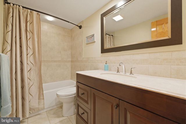 1527 SHENANDOAH RIVER LN, Boyce, VA 22620