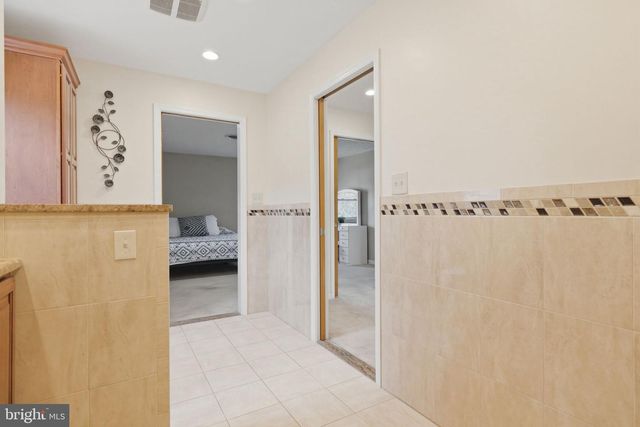 1527 SHENANDOAH RIVER LN, Boyce, VA 22620