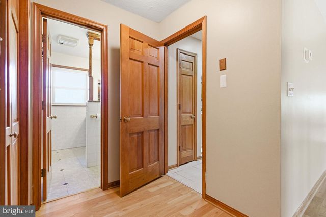 1527 SHENANDOAH RIVER LN, Boyce, VA 22620